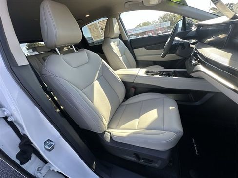 Certified 2025 Nissan Murano SV image 23