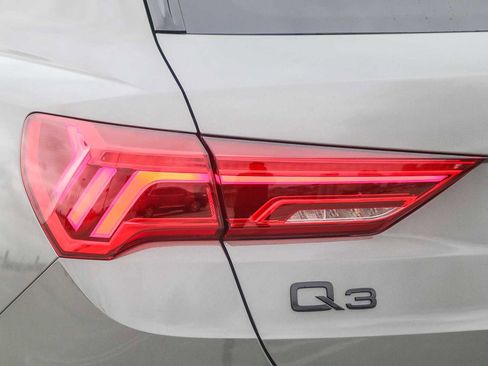 New 2025 Audi Q3 2.0T Premium image 10