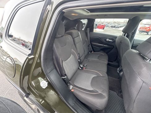 Used 2016 Jeep Cherokee 75th Anniversary image 20