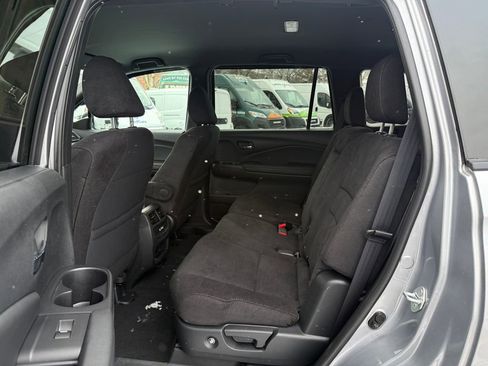 Used 2022 Honda Pilot Sport image 17