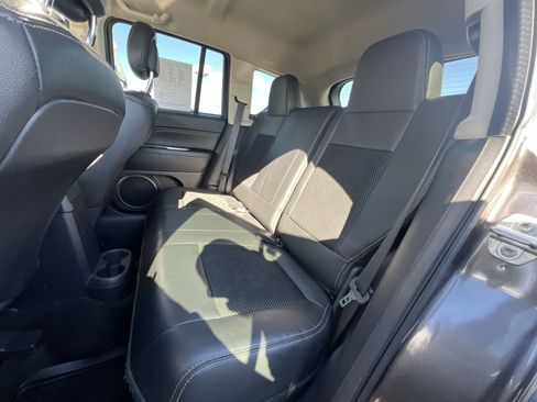 Used 2017 Jeep Compass Latitude image 22