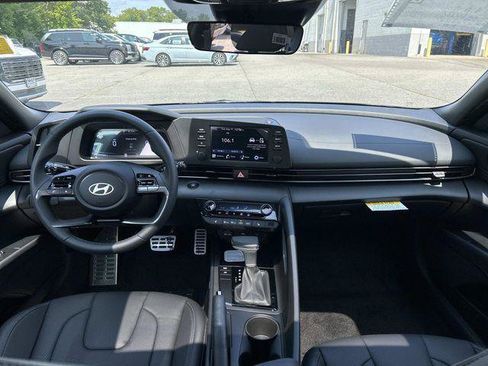 New 2026 Hyundai Elantra SEL Sport FWD image 6