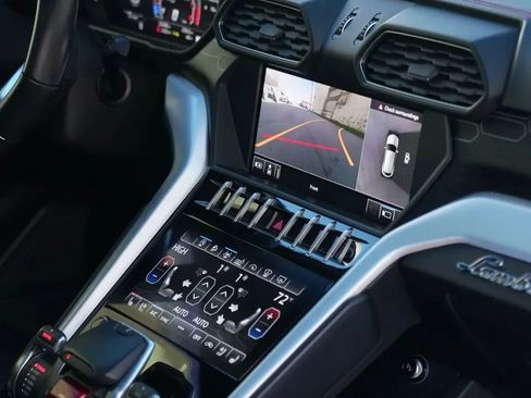 Used 2019 Lamborghini Urus image 15