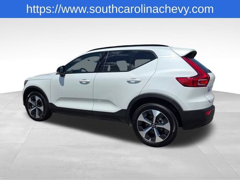 Used 2026 Volvo XC40 B5 Plus AWD/4WD image 36