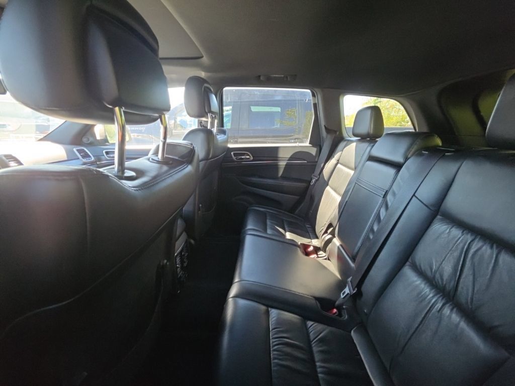 Used 2015 Jeep Grand Cherokee Limited w/ Trailer Tow Group IV AWD/4WD image 9