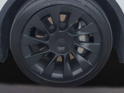 Used 2022 Tesla Model Y Long Range AWD/4WD image 20