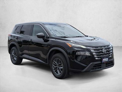 Used 2024 Nissan Rogue S FWD image 3