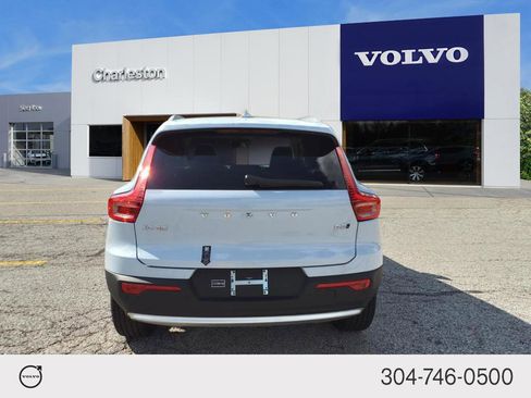 Certified 2025 Volvo XC40 B5 Ultra w/ Climate Package image 4