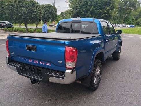 Used 2016 Toyota Tacoma SR5 w/ SR5 Appearance Package (SN) AWD/4WD image 7