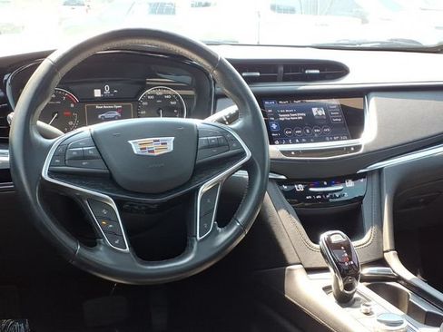 Certified 2023 Cadillac XT5 Premium Luxury FWD image 12