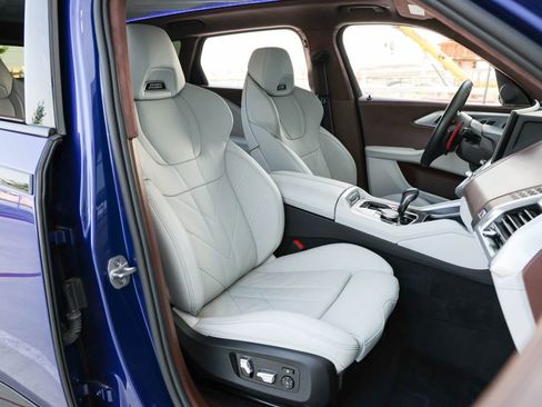 Used 2023 BMW XM AWD/4WD image 24