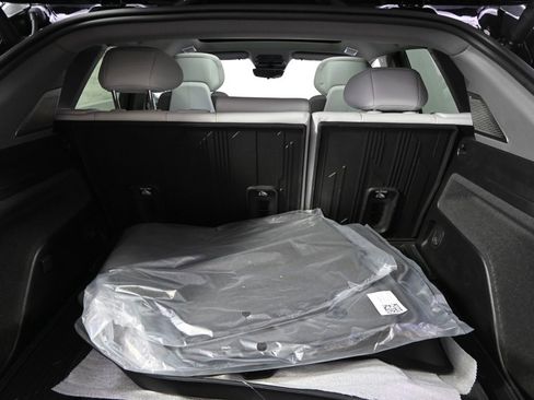 New 2026 Cadillac Optiq Sport 1 image 18