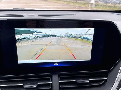 Certified 2025 Chevrolet Trax LT image 26