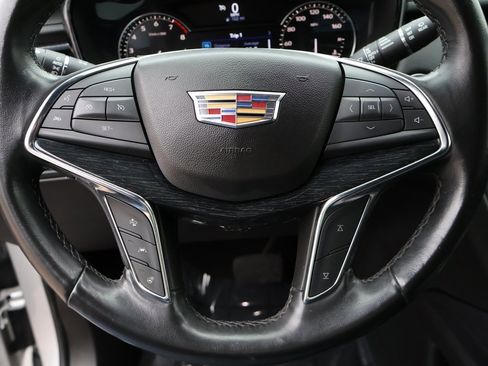 Used 2020 Cadillac XT5 Premium Luxury image 37