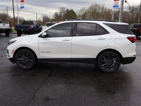 Used 2024 Chevrolet Equinox RS FWD image 30