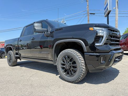 New 2026 Chevrolet Silverado 2500 High Country w/ Midnight Edition AWD/4WD image 9