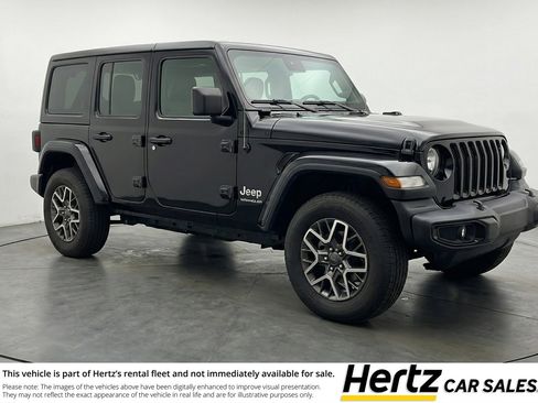 Used 2025 Jeep Wrangler Sahara image 1