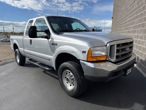 Used 1999 Ford F250 XLT image 3