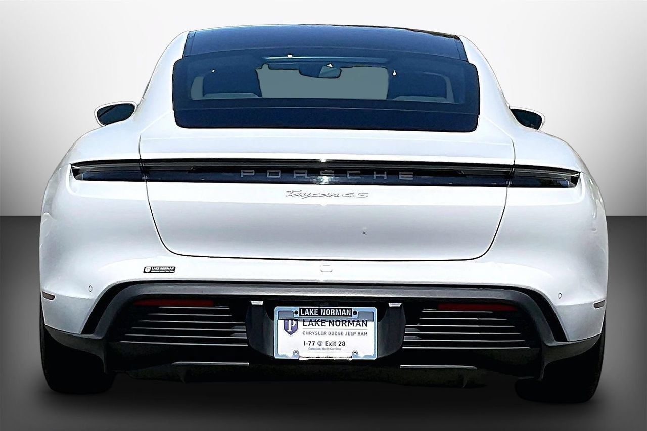 Used 2022 Porsche Taycan 4S AWD/4WD image 7