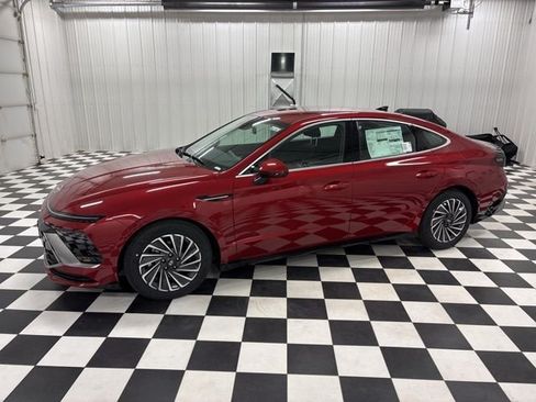 Used 2025 Hyundai Sonata SEL FWD image 1
