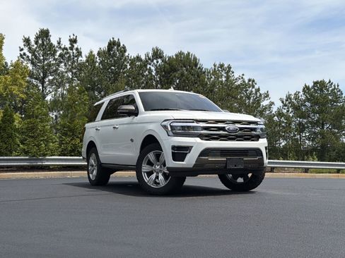 Used 2024 Ford Expedition King Ranch RWD image 2