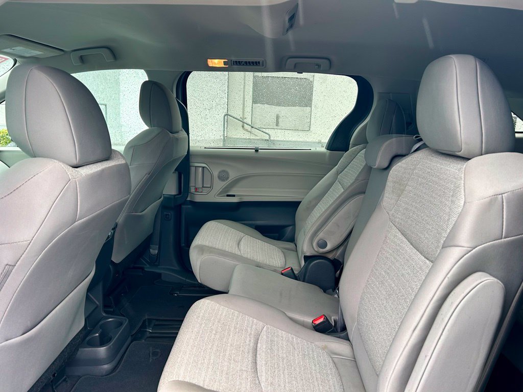 Certified 2024 Toyota Sienna LE AWD/4WD image 13