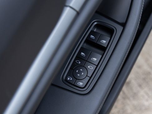 New 2026 Porsche Taycan image 22