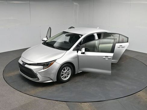 Used 2020 Toyota Corolla LE image 45