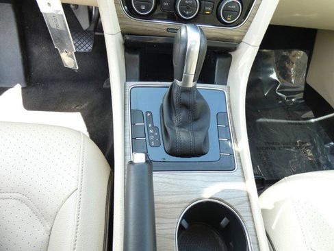 Used 2016 Volkswagen Passat 1.8T SE image 26