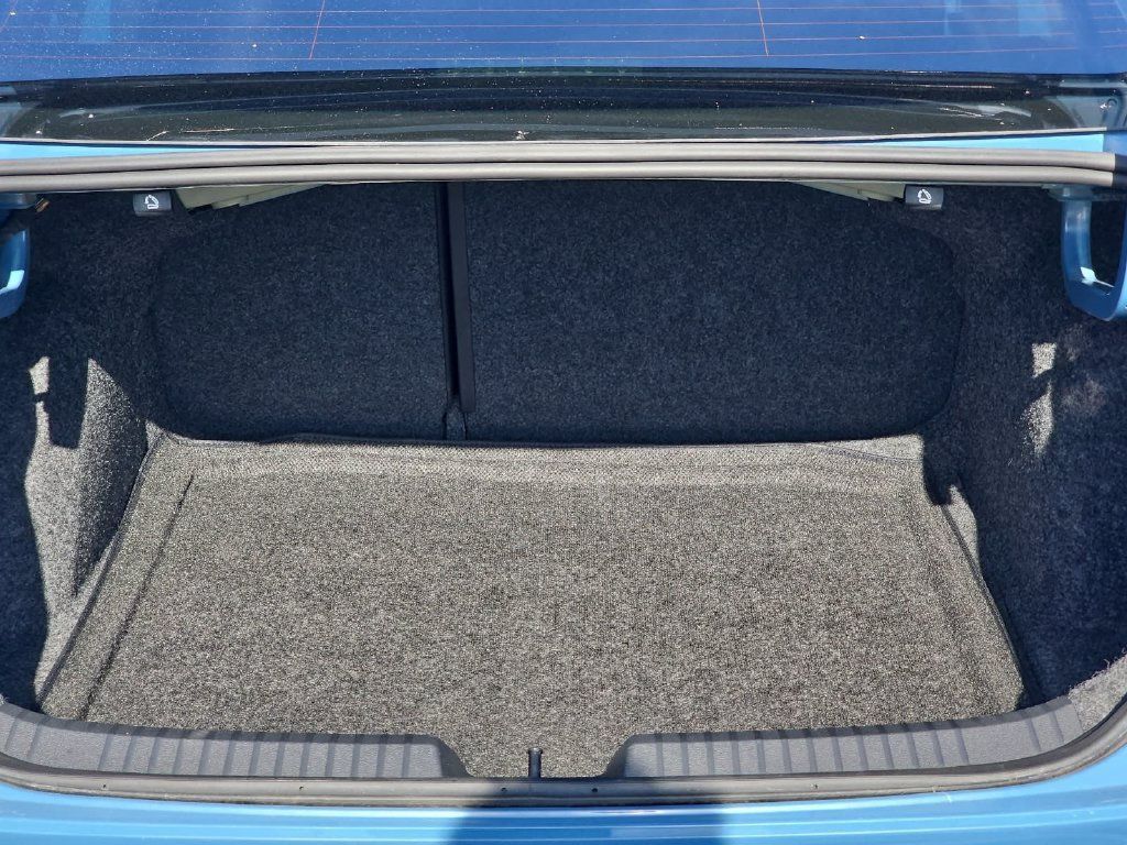 Used 2025 Volkswagen Jetta Sport FWD image 13