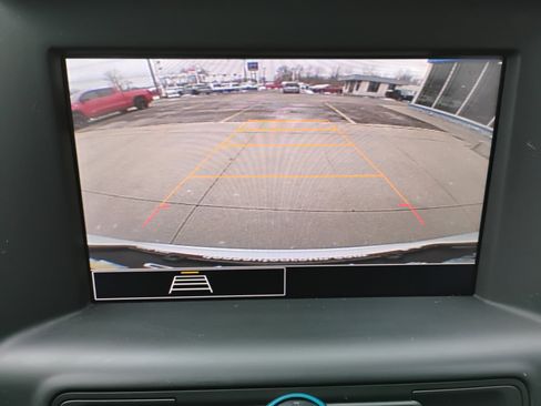 Used 2023 GMC Terrain SLE image 6