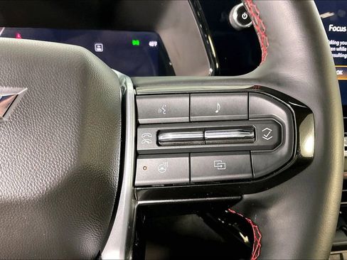 Used 2025 Chevrolet Colorado Z71 w/ Z71 Convenience Package 2 image 28