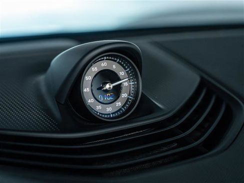 Certified 2025 Porsche Taycan image 29