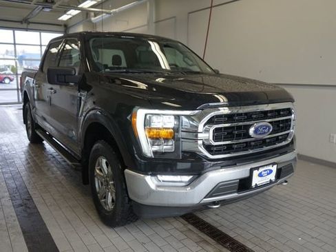 Certified 2021 Ford F150 XLT w/ Equipment Group 302A High image 18