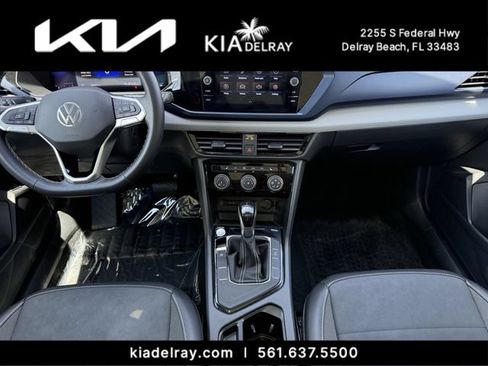 Used 2023 Volkswagen Taos SE w/ Panoramic Sunroof Package FWD image 12