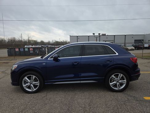 Used 2023 Audi Q3 2.0T Premium Plus w/ Premium Plus Package image 2