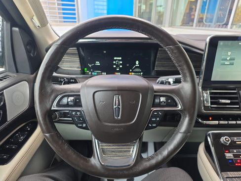 Used 2018 Lincoln Navigator L Black Label w/ Cargo Package image 19