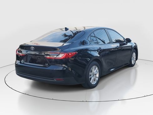 Certified 2025 Toyota Camry LE image 3