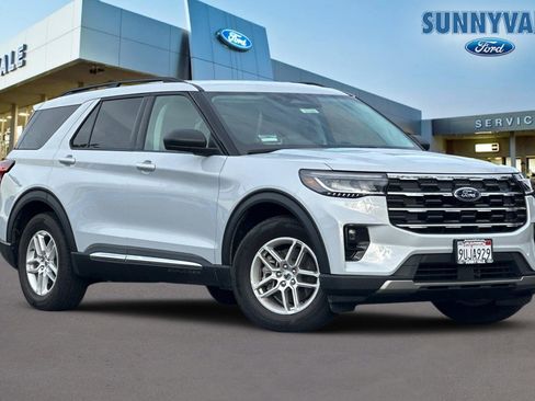 Used 2025 Ford Explorer Active w/ Active Comfort Package image 1