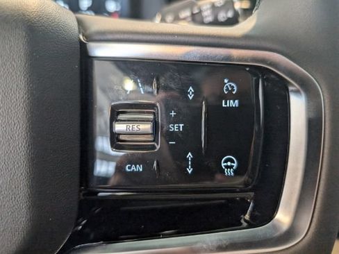 Used 2025 Land Rover Discovery Sport Dynamic SE AWD/4WD image 17