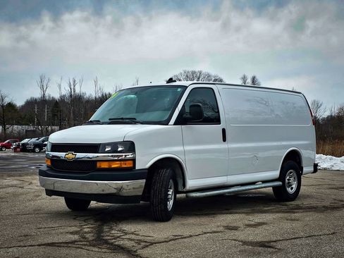 Used 2024 Chevrolet Express 2500 w/ Driver Convenience Package image 7