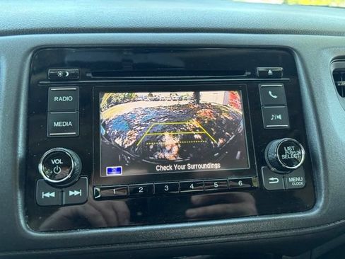 Used 2020 Honda HR-V LX image 16