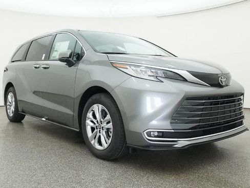 New 2026 Toyota Sienna Limited FWD image 29