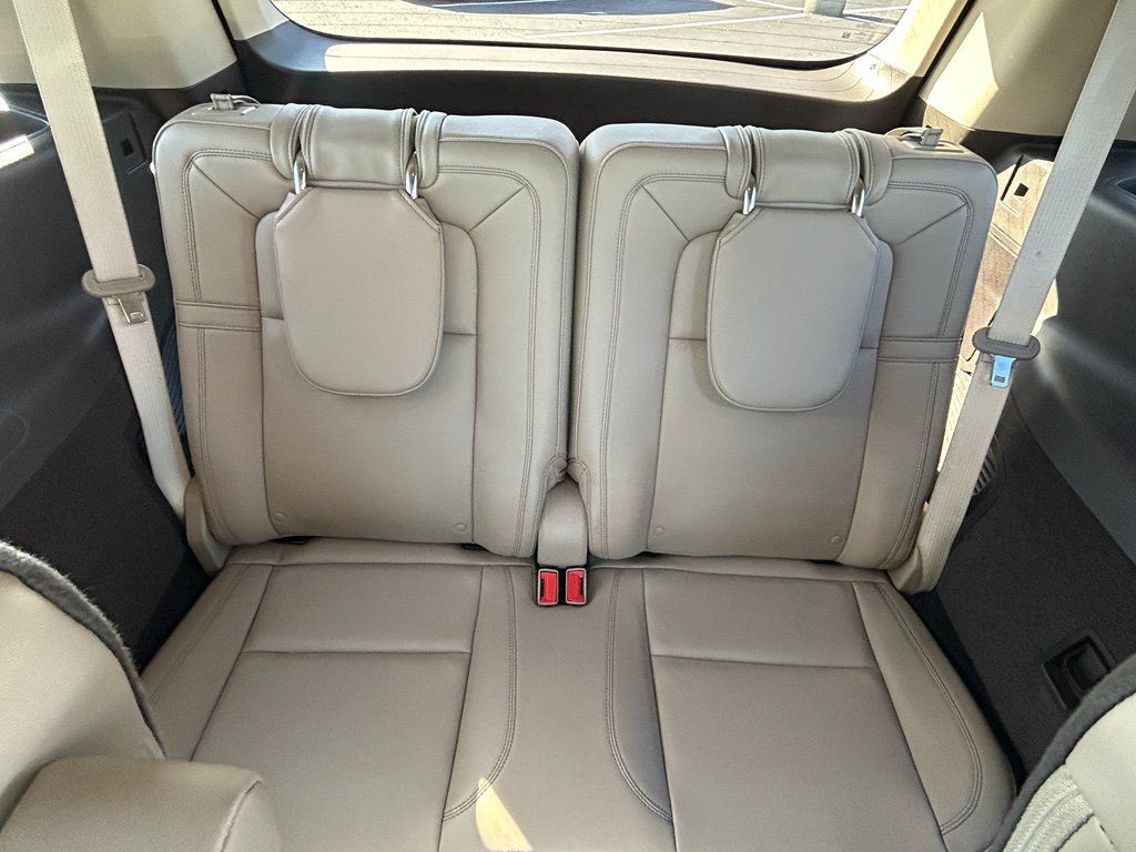 Used 2023 Lincoln Aviator Reserve w/ Elements Package Plus RWD image 14