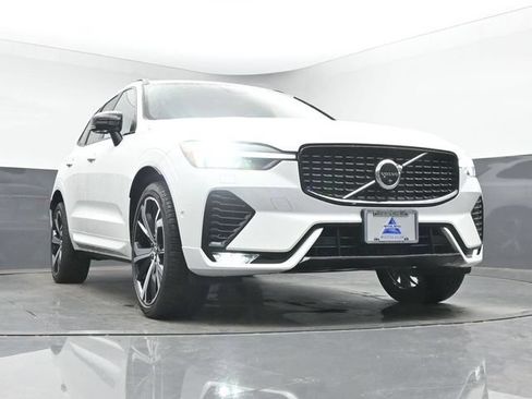 Used 2023 Volvo XC60 B5 Ultimate AWD/4WD image 11