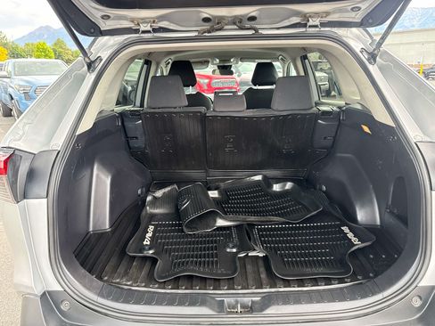 Used 2019 Toyota RAV4 LE w/ All Weather Liner Package AWD/4WD image 17