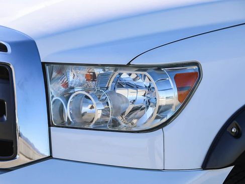 Used 2011 Toyota Tundra 2WD CrewMax w/ Tow Pkg image 8