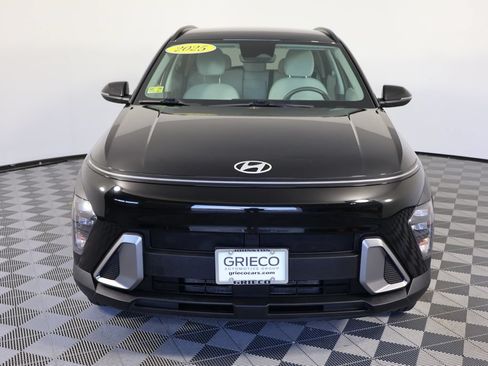 Certified 2025 Hyundai Kona SEL AWD/4WD image 3