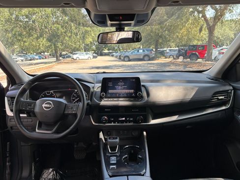Used 2025 Nissan Rogue SV FWD image 34