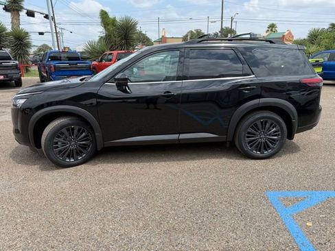 New 2026 Nissan Pathfinder SL w/ SL Premium Package FWD image 4